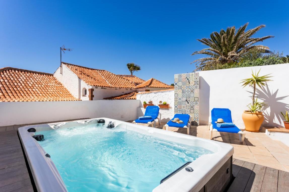 Casa Naranja: Family-Friendly Villa with Heated Pool and BBQ Poris de Abona Exterior photo